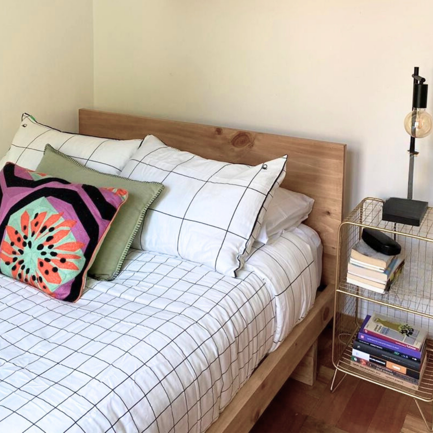 Cama OMI Castaño